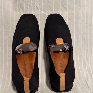 Elegant Black and Tan Men's Loafers